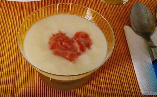 Sopa de melón con jamón servida con mucho amor